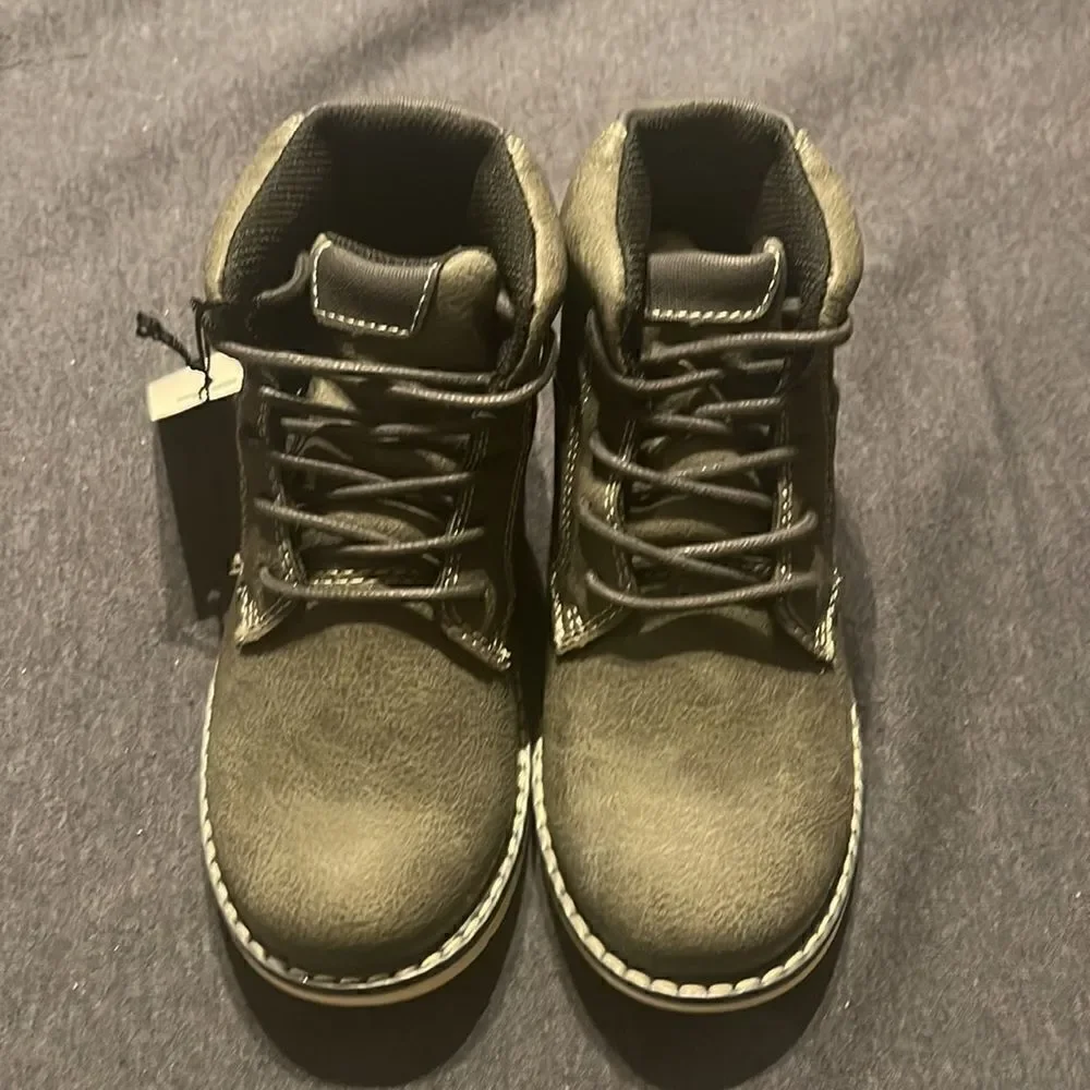 Sonoma Gray FastTravel Lace Up Memory foam Boots Size 13 In Box New